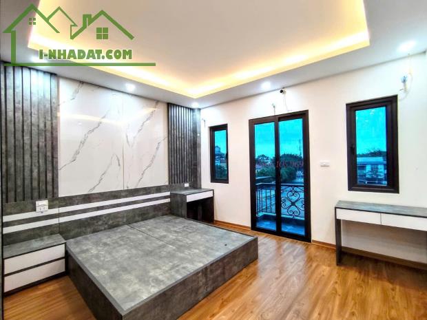 BÁN NHÀ SIÊU HOT - NGAY UBND XÃ PHỤNG CHÂU - NGÕ THÔNG Ô TÔ CHẠY VÒNG QUANH - 5