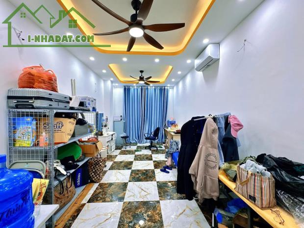 Nhà Đẹp - Phân Lô - Thang Máy - Huỳnh Thúc Kháng - DĐa - Dt : 44m2/7 tầng/3,6mMT*18tỷ - 5