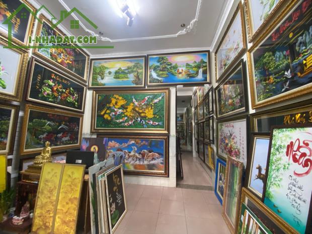 NHÀ 3 TẦNG  MẶT TIỀN TÔ KÝ KINH DOANH ĐẲNG CẤP - NGAY CHỢ NGÃ 3 BẦU - TTT - HÓC MÔN - HÀNG - 2