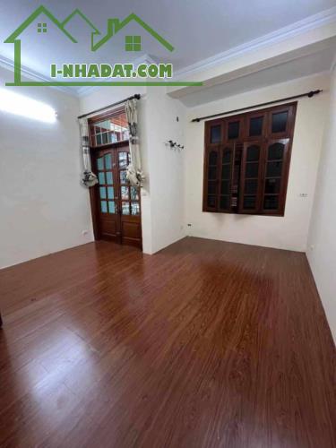 Cho thuê nhà liền kề phân lô phố Vọng, Hai Bà Trưng  50m x 4T giá 17tr, ô tô dừng đỗ