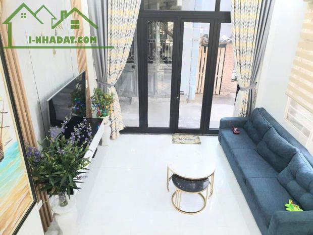 Bán nhà Đức Diễn_xây mới_6T thang máy_9P_ngõ rộng_gần phố_ô tô_DT 43m2_chỉ 8.9 tỷ