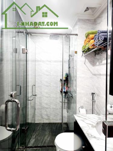 Ô Tô 4 Chỗ Đỗ Cửa – Nội Thất Cao Cấp - 3