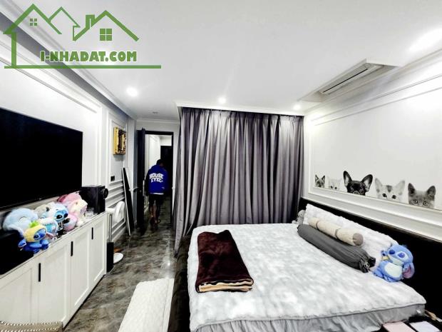 Ô Tô 4 Chỗ Đỗ Cửa – Nội Thất Cao Cấp - 4