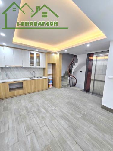 Bán Nhà Thái Hà 38m2, Mt 7m, Thang Máy, Full Nội Thất, 13.8 Tỷ