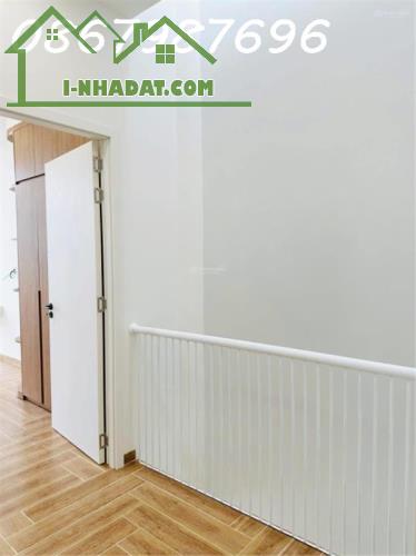 Bán 2 căn nhà đẹp 3 tầng mới xây Mt Triệu Quang Phục. Full nội thất cách biển chỉ 600m - 3