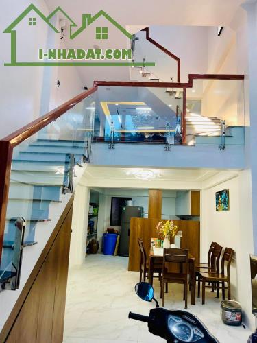 SIÊU HIẾM! NHÀ LÔ GÓC NGỌC LÂM – 5 TẦNG – 6PN – FULL NỘI THẤT – 8,2 TỶ!