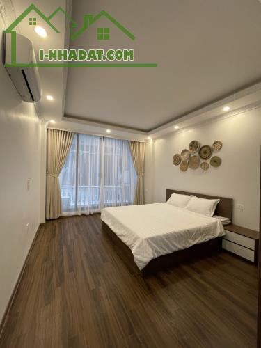 Bán nhà mới THANG MÁY phố Văn Cao, 20m ra ô tô. Lh: 0829217877.. - 2