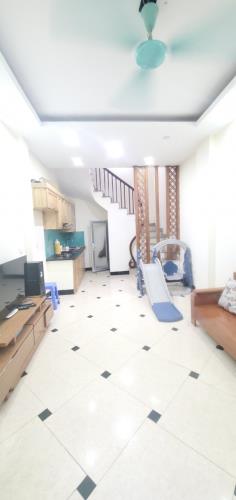 Bán nhà phố Lụa-Vạn Phúc-Hà Đông, DT 47m2x5T, gần ôtô, nhà Văn Hóa. Giá 6 tỷ. Lh0984672007
