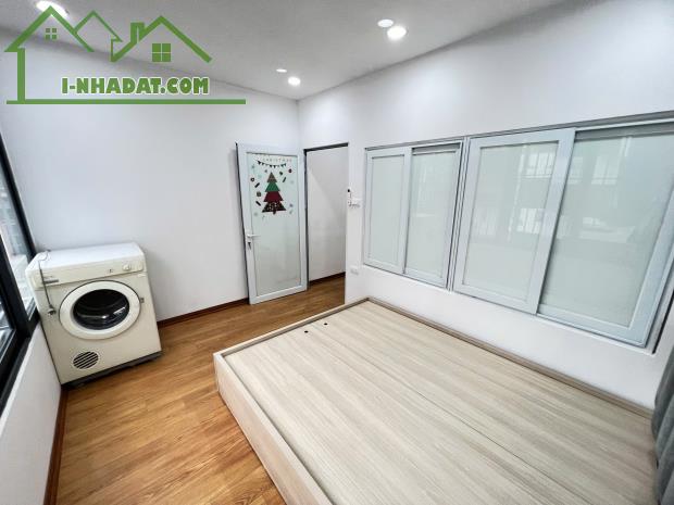 Cho thuê căn hộ tập thể Ngọc Khánh, Ba Đình, 62m2, nhà đẹp 3 mặt thoáng, ô tô đỗ cầu thang - 2