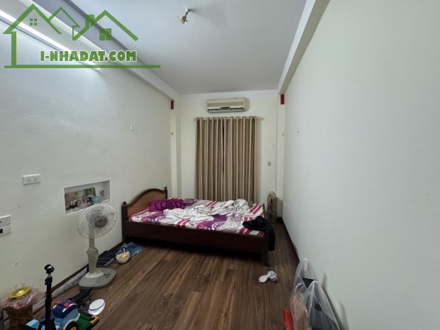 Nhà đẹp dân xây chắc chắn ở sướng gần phố Oto thông đỗ cửa - 2
