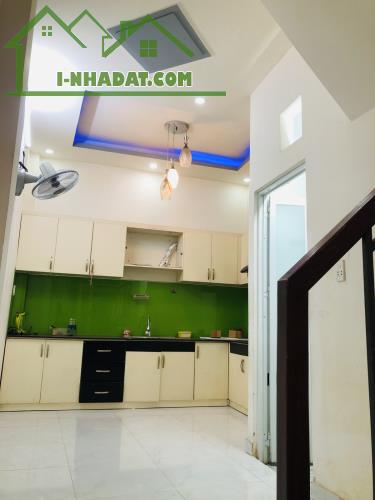 Bán nhà Tám Danh P4 Q8, 4 tầng 4PN 3WC, hẻm thông gần Tạ Quang Bửu với Phạm Hùng 4 tyxx - 2