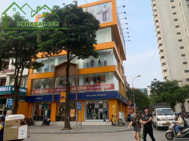 Bán đất tặng nhà lô góc mặt phố Nguyễn Văn Huyên 3 tầng 90m2 MT 7.5m xây building cho thuê