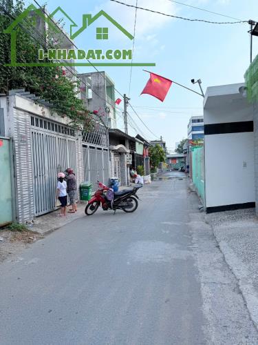 Cần bán lô đất gần trường học Dĩ An, vị trí đẹp kinh doanh