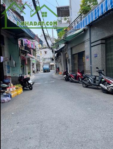 Khu Bàu Cát, 33m2, 2 tầng mới, hẻm xe hơi, Chỉ 3,5 Tỷ