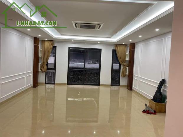 Bán nhà Nguyễn Hy Quang Hoàng Cầu Đống Đa 43m2x4T Đẹp, 2 mặt thoáng - 1