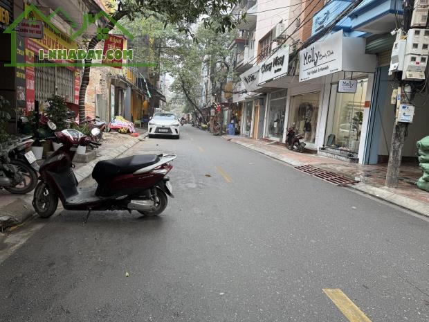 Bán tiện nhà và phố Hoàng Hoa Thám - Hà Đông, 64m2 giá chỉ nhỉnh 7 tỷ