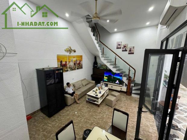 Bán nhà Thanh xuân 50m2 3T giá 8tỉ9 nhà kiên cố full nội thất