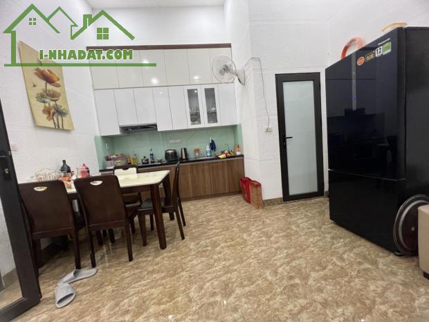 Bán nhà Thanh xuân 50m2 3T giá 8tỉ9 nhà kiên cố full nội thất - 1