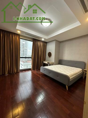 Căn Hộ 2 Phòng Ngủ 109m² Tại Vinhomes Royal City, Tòa R3, Giá 10 Tỷ – LH: 0987485936