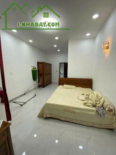 BÁN NHÀ TRUNG TÂM Q7 

PHÚ THUẬN LỐI XÓM PHÚ MỸ HƯNG Q7

DT NGANG 4.2 DÀI 16 M - 2
