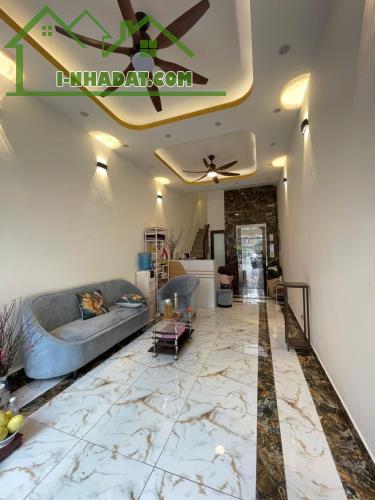 Phân Lô Ô Tô Tránh-Phố Huỳnh Thúc Kháng (Nguyên Hồng) 36/43m, 7T Thang máy 18 Tỷ - 1