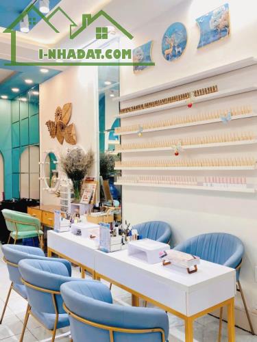 Sang Tiệm Nails & Gội Đầu Cực Đẹp tại 418 Huỳnh Văn Bánh