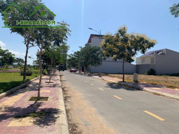 Bán đất sổ riêng gần vòng xoay Kim Hằng