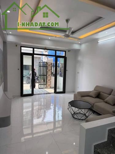 Bán nhà Văn Phú, Hà Đông, 47m2, 4 tầng, mặt tiền 4,5m, giá bán 7,3 tỷ, ô tô đỗ gần, CẦN