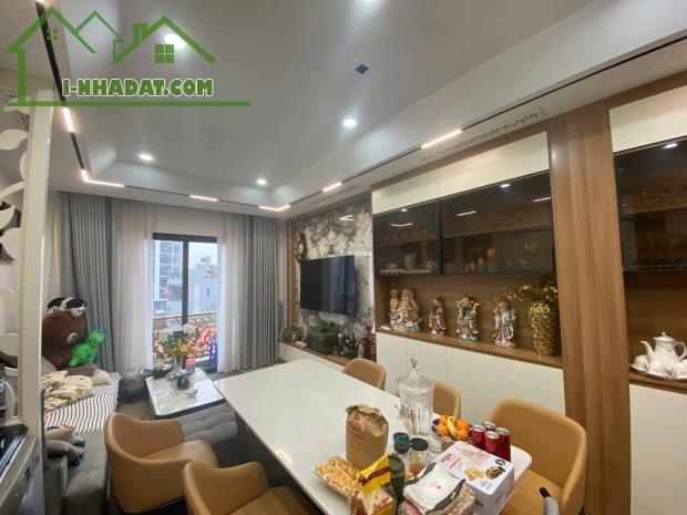 Chính chủ cần bán nhà ngõ 370 Nguyễn Văn Cừ giá 17.8 tỷ, 45mx7 tầng, thang máy