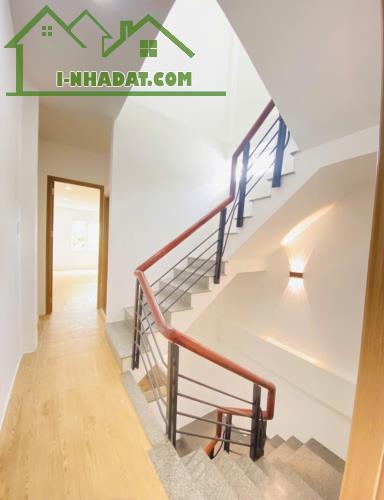 ♥ Nhà kiệt thẳng 50m ra MT Nguyễn Hoàng, 52m2, 3 tầng, sân rộng, KD, 3.5x tỷ - 2