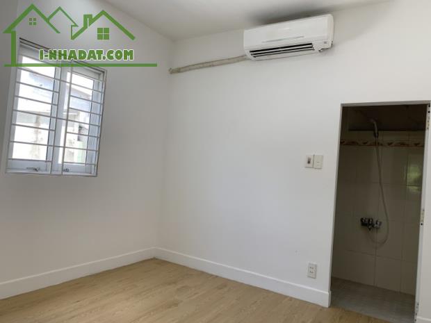♥ Nhà kiệt thẳng 50m ra MT Nguyễn Hoàng, 52m2, 3 tầng, sân rộng, KD, 3.5x tỷ - 4