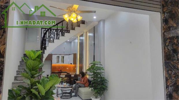Bán nhà 4 tầng, 49m², 4PN, 5WC, Nguyễn Khoái, Thanh Trì - 4.8 tỷ, sổ đỏ