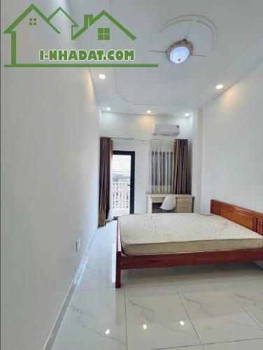 Giáp Phú Nhuận, 5 tầng mới cực hiếm, 40m2, 10m ra đường xe tải, Nhỉnh 6 tỷ - 3