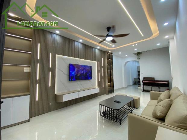 TRƯƠNG ĐỊNH 60m2 GIÁ 9,3 TỶ SIÊU PHẨM ĐẸP LUNG LINH - HIỆN ĐẠI, THOÁNG, SÁNG, Ô CHỜ THAN