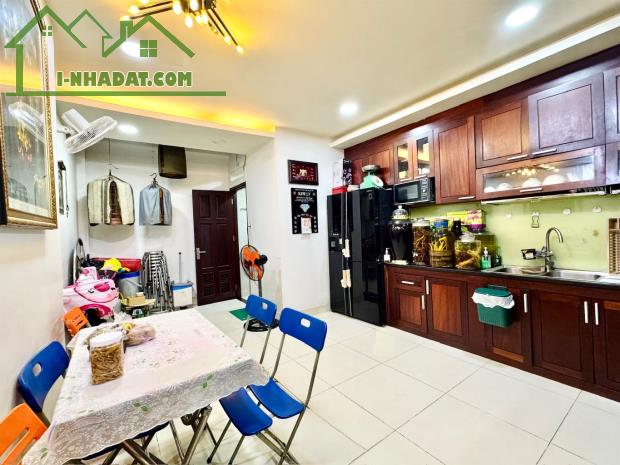 BÁN NHÀ ĐẸP - HẺM XE HƠI 8M - LŨY BÁN BÍCH, TÂN PHÚ - 80M² - 4 TẦNG - NHỈNH 9 TỶ. - 2