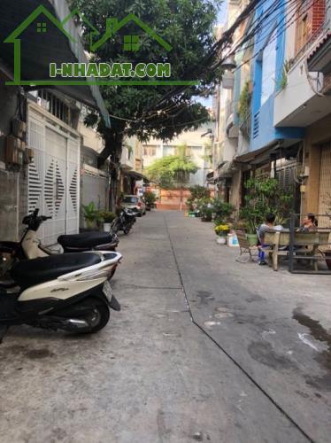 Nhà bán Quận 4 KÈO THƠM KHU DÂN CƯ HIỆN HỮU KHÔNG LO GIẢI TỎA CÁCH MẶT TIỀN ĐƯỜNG SỐ XE HƠ
