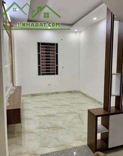 Bán nhà Cầu Diễn gần chợ, 40m2 giá nhỉnh 6 tỷ.