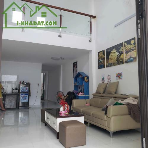 Nhà kiệt Nguyễn Văn Linh giá chỉ 2.1x tỷ - 3