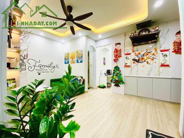 Chính chủ cần b.án căn CC HH3C, 62m2, 2 ngủ, 2WC, 2,5 tỷ, ban công view hồ và công viên. - 2