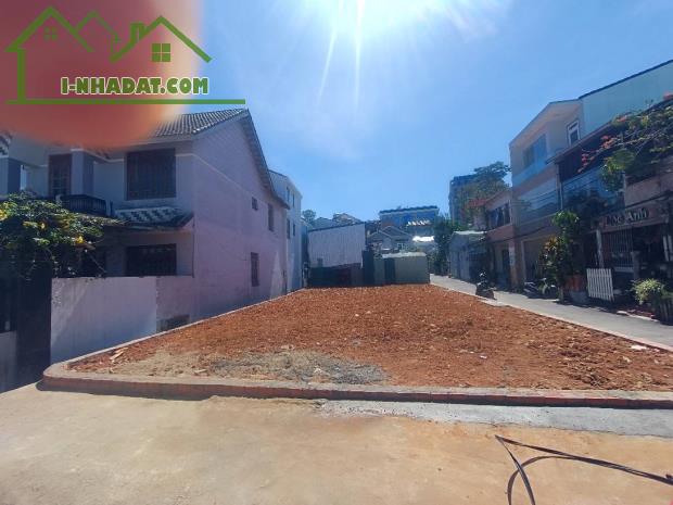 BÁN NHANH NỀN ĐẤT 2 MẶT TIỀN NGAY TRUNG TÂM PHƯỜNG 09
