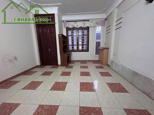 Cho thuê Nhà nguyên căn ngõ 171 Nguyễn Ngọc Vũ, Cầu Giấy 50m x 5T, 6PN giá 15 triệu - 1