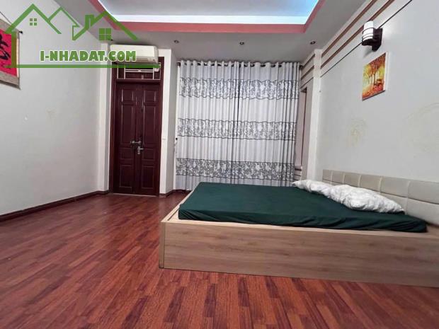 Cho thuê Nhà nguyên căn ngõ 171 Nguyễn Ngọc Vũ, Cầu Giấy 50m x 5T, 6PN giá 15 triệu - 3