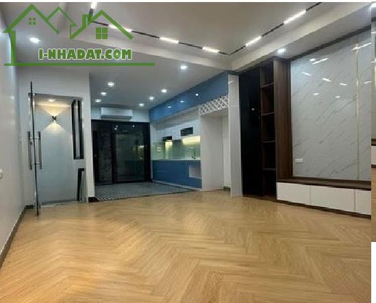 Bán 68m đất Trâu QUỳ Gia Lâm ngay HVNN sẵn nhà 2 tầng ở luôn MT 4,5m gara oto vào đất