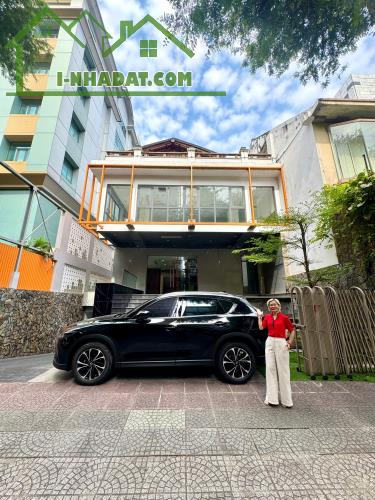 BIỆT THỰ 100 NGUYỄN DU QUẬN 1 CẦN SANG CHỦ MỚI QUẢN LÝ