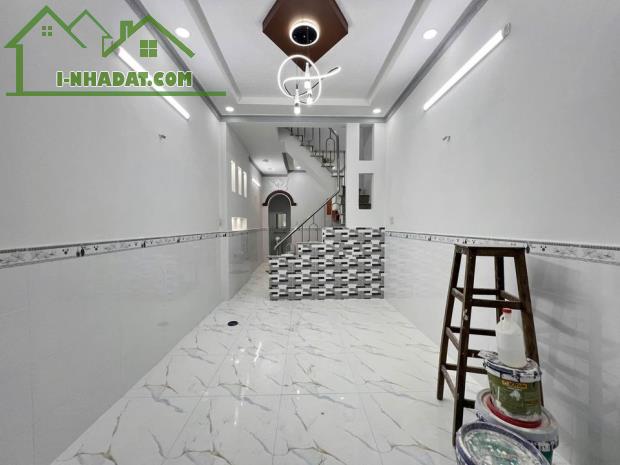 Kẹt tiền bán gấp! Nhà sát MT QL13 2 tỷ 068 gần bến xe Miền Đông cũ 48m2, ngay Quốc lộ 13