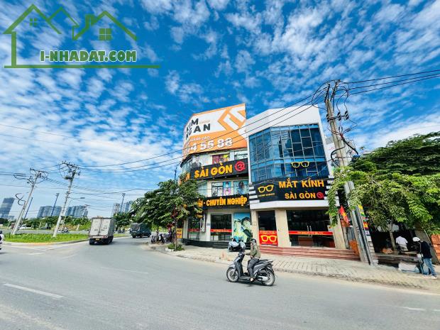 Chỉ 45 Tỷ-Bán Nhà Mặt Tiền Lương Định Của,Q2 DT:(7mx14m) 1 Trệt 2 Lầu-Ngay Góc Vòng Xoay - 4