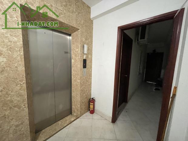 Bán nhà CHDV Ngã Tư Sở 140m, 6 tầng, thang máy, ô tô, full đồ, chỉ hơn 19 tỷ - 1