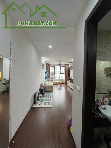 Bán gấp CC Homland 65m2 2PN giá 3.8 tỷ - 3