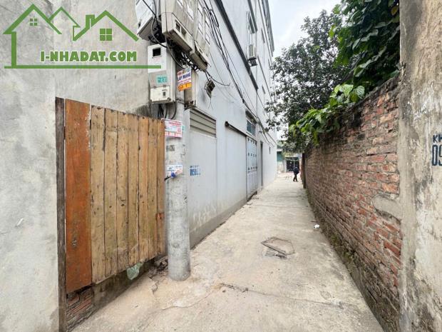 CỰC HIẾM - NGỌC THỤY TỔ 36 - 38M2 - 2TY4 - TẶNG GPXD - 1 NHÀ RA PHỐ - OTO - SỔ ĐỎ CHÍNH