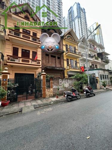NHÀ VƯỜN QUẬN THANH XUÂN, GARA Ô TÔ DT 120M2 x 4 TẦNG x 25 NHÍCH x 082.996.8289
